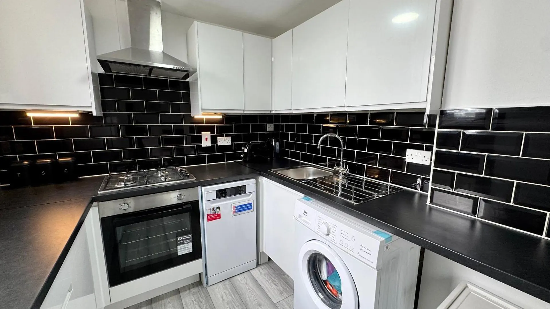 Apartment Amazing Riverview 3Bedrooms, 2Bathrooms, Balcony, Parking London United Kingdom